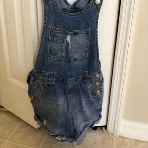Overall shorts